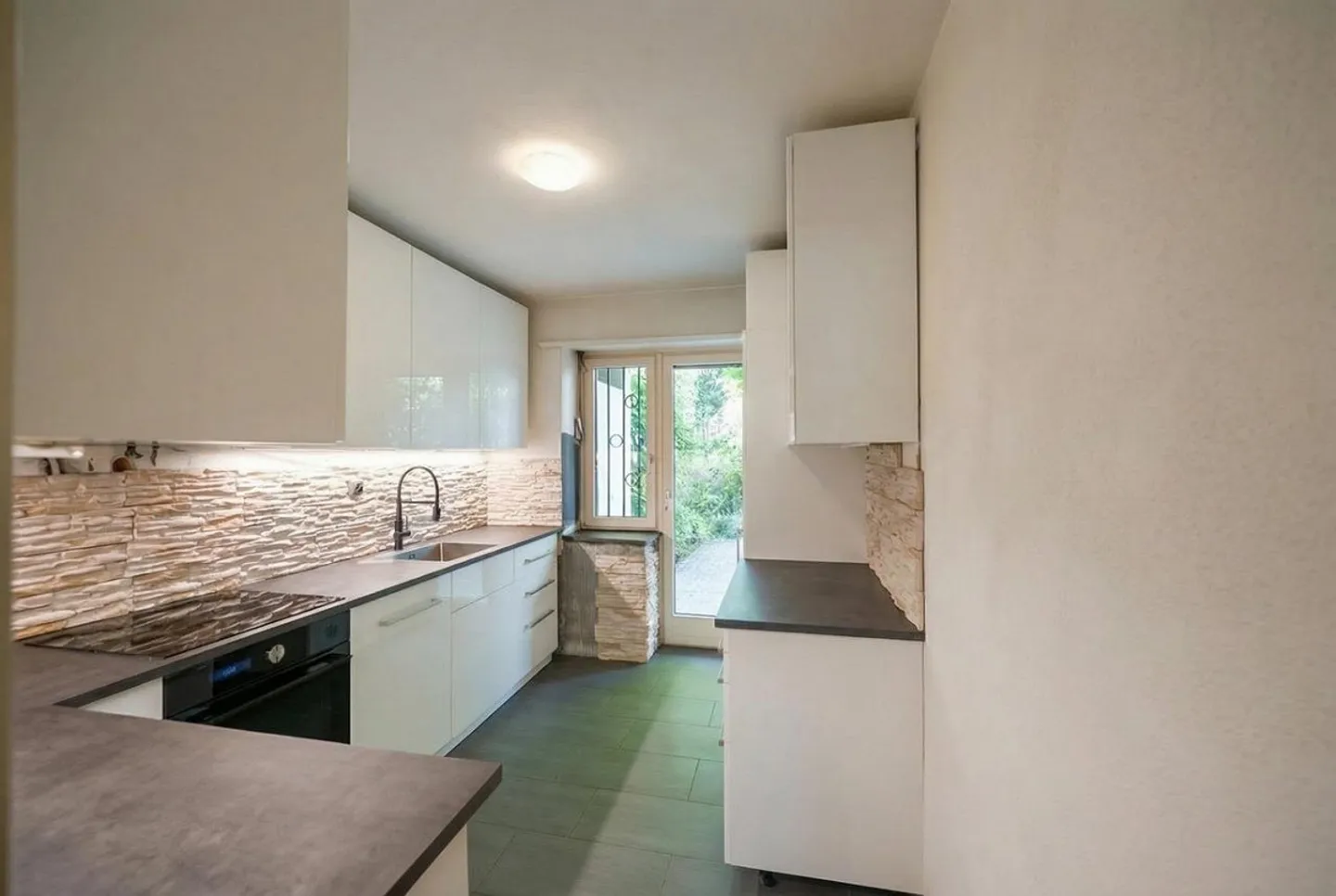 Stadtwohnung mit privatem Garten - Foto 3 von 9