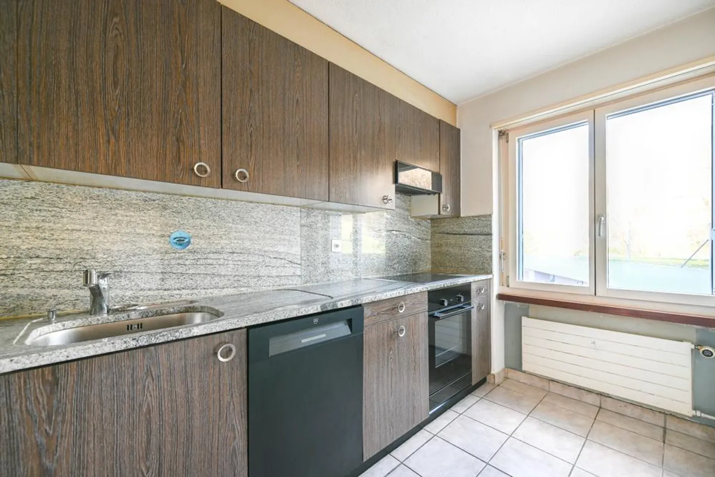 Maison calme avec terrasse et jardin - Photo 3 sur 7