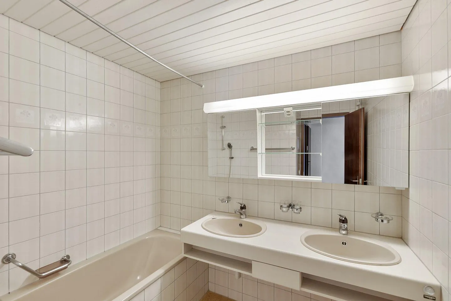 Appartement Lumineux avec Terrasse - Photo 5 sur 6