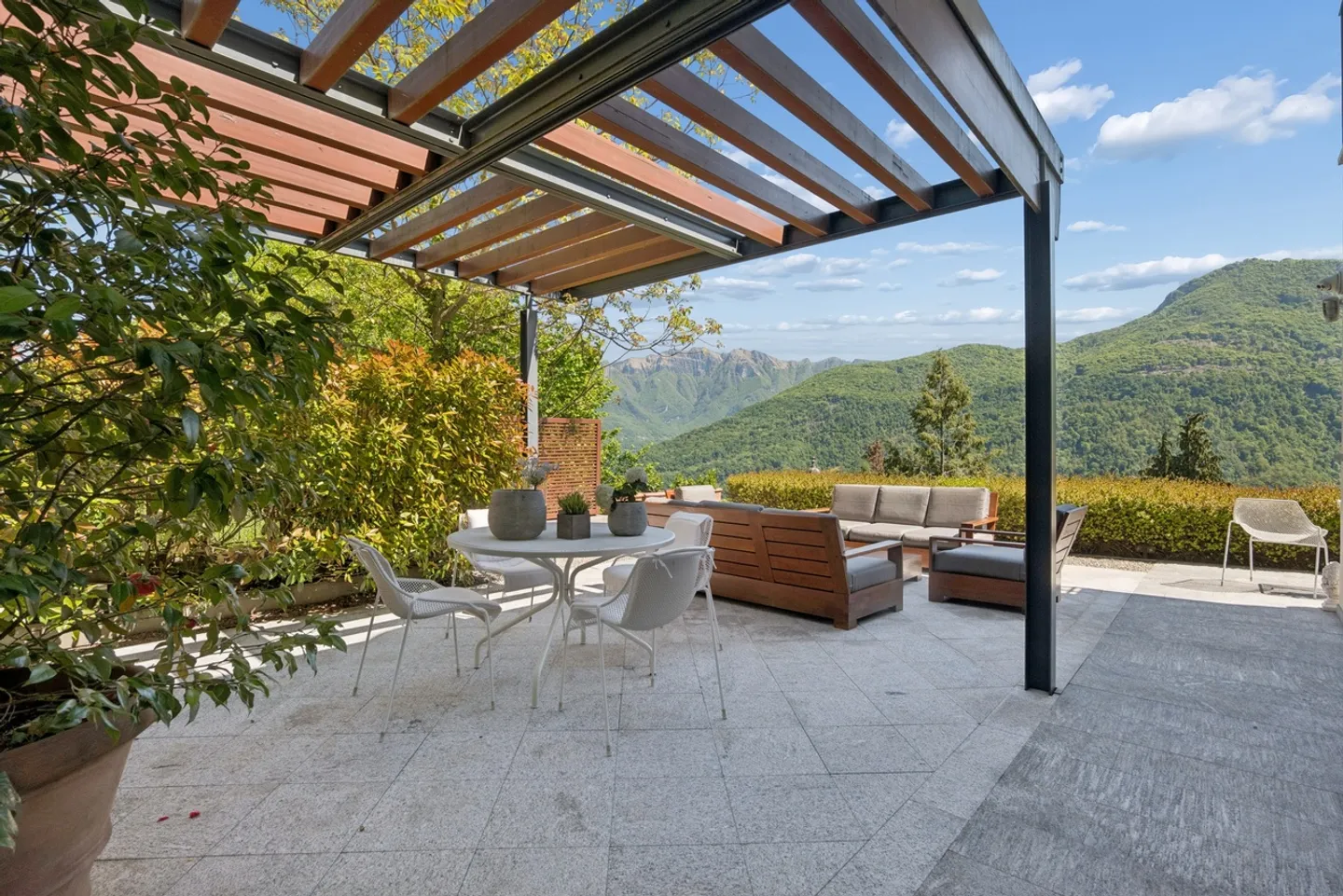 Villa di Lusso con Vista Mozzafiato - Foto 4 di 16