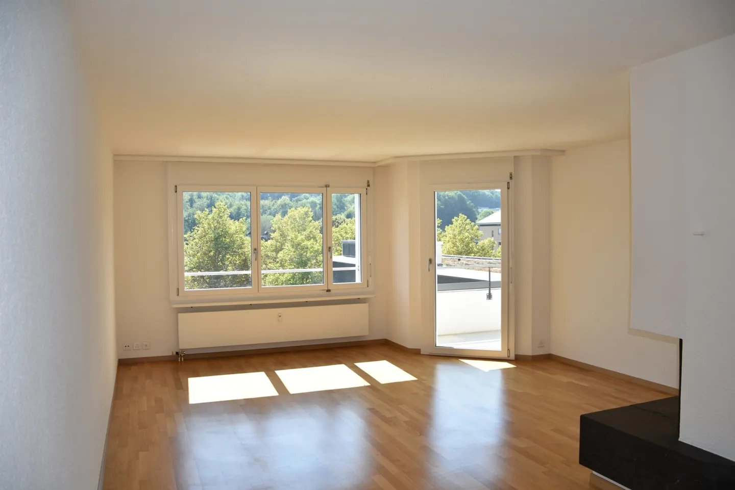 Spacious apartment with fireplace - Photo 2 of 10