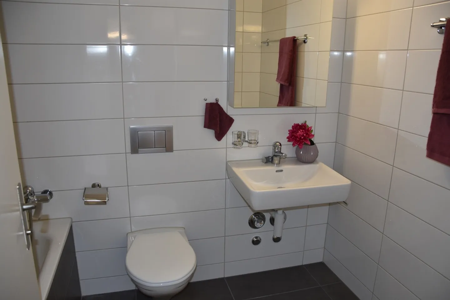 Spacious apartment with fireplace - Photo 8 of 10