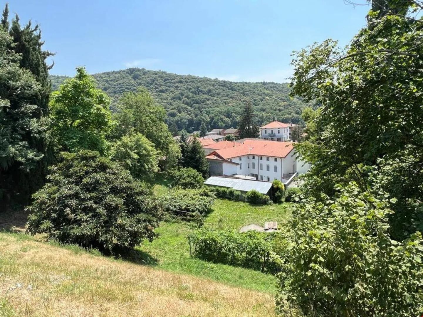 Large building plot in the center of Pedrinate - Photo 1 of 4