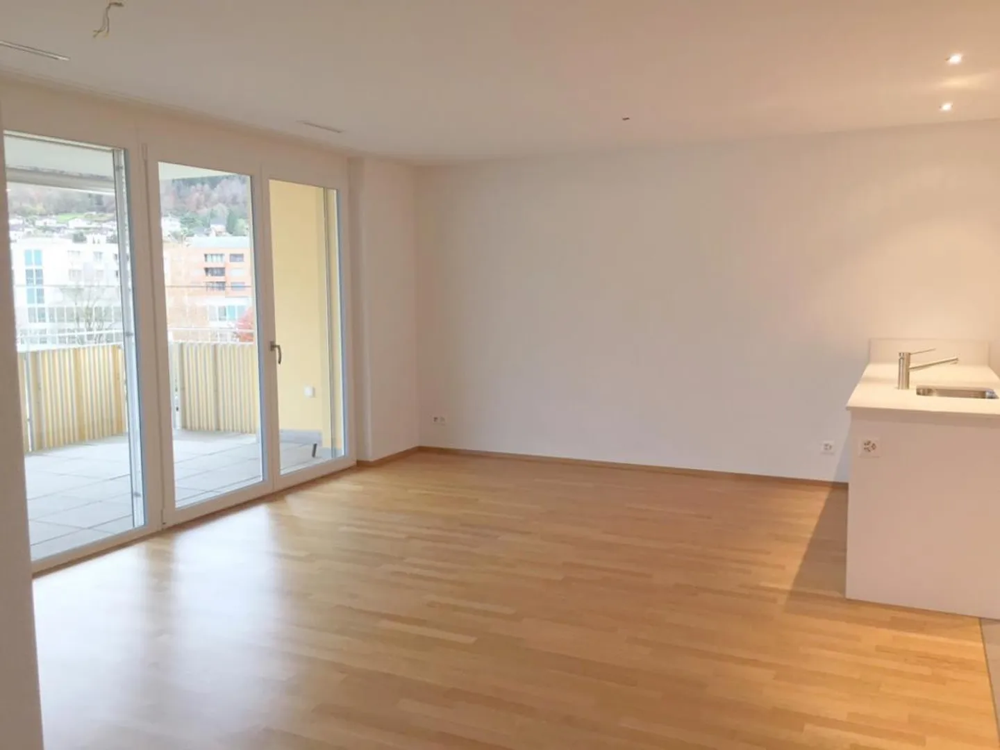 Moderne Wohnung in unmittelbarer Nähe zum Bahnhof Ebikon - Foto 3 von 6