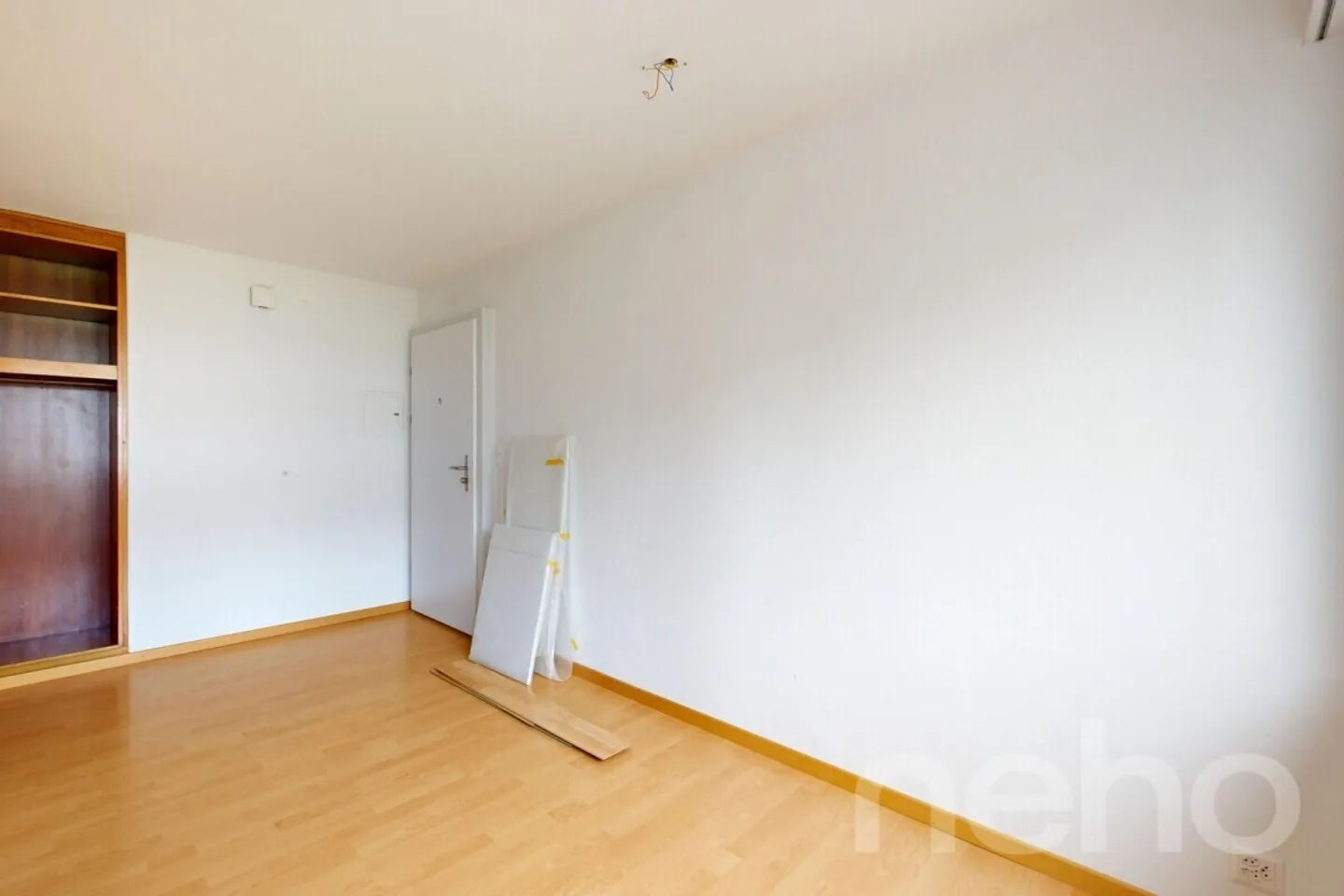 4.5-Room Apartment on the Raised Ground Floor - Sunny, Quiet, and Central - Photo 9 of 12