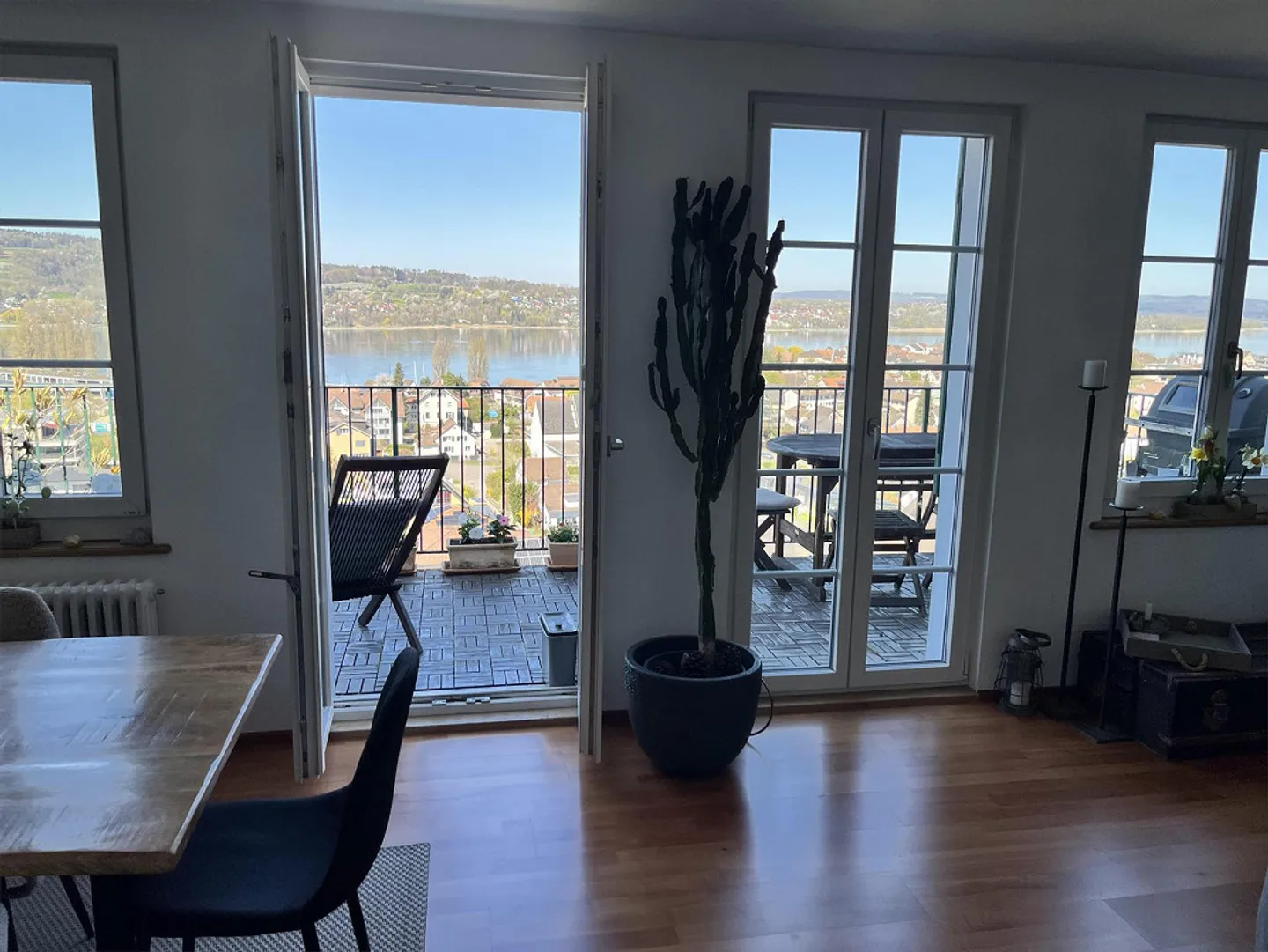 Cercasi nuovo inquilino per appartamento attico di 3 stanze con vista fantastica sul lago - Foto 6 di 22