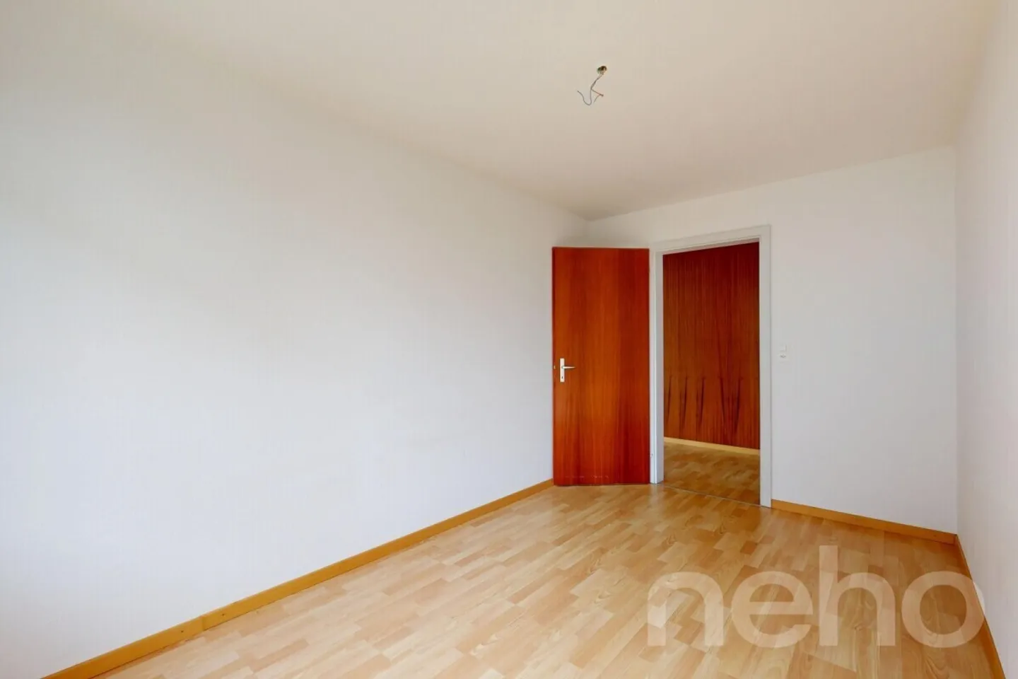 4.5-Room Apartment on the Raised Ground Floor - Sunny, Quiet, and Central - Photo 7 of 12