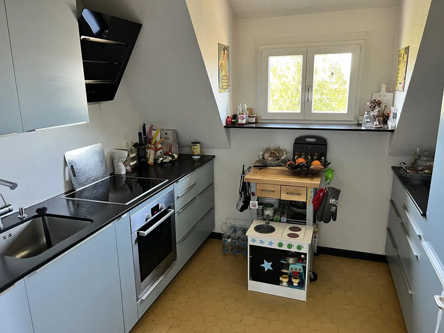 Cercasi nuovo inquilino per appartamento attico di 3 stanze con vista fantastica sul lago - Foto 7 di 22
