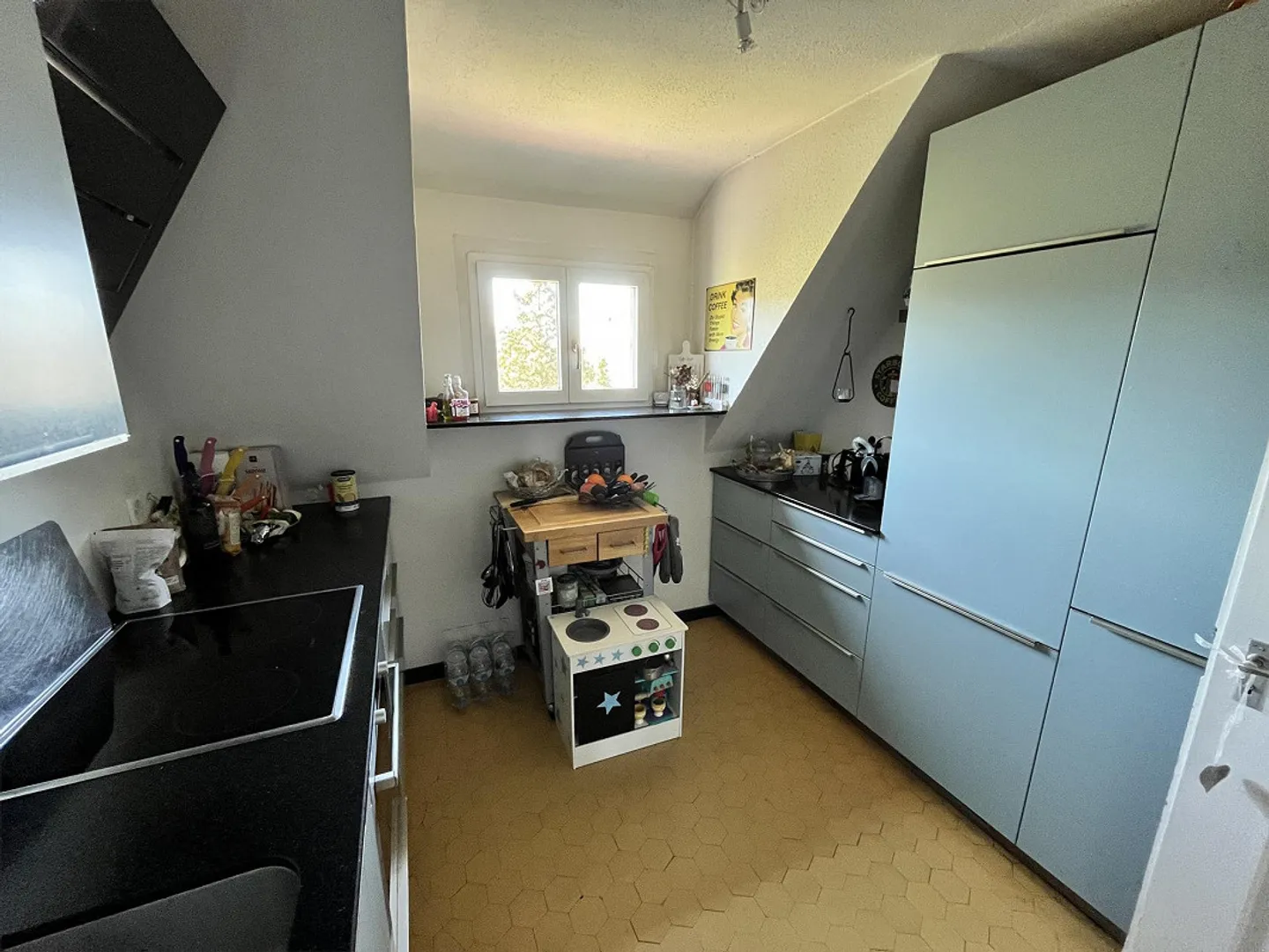 Cercasi nuovo inquilino per appartamento attico di 3 stanze con vista fantastica sul lago - Foto 8 di 22