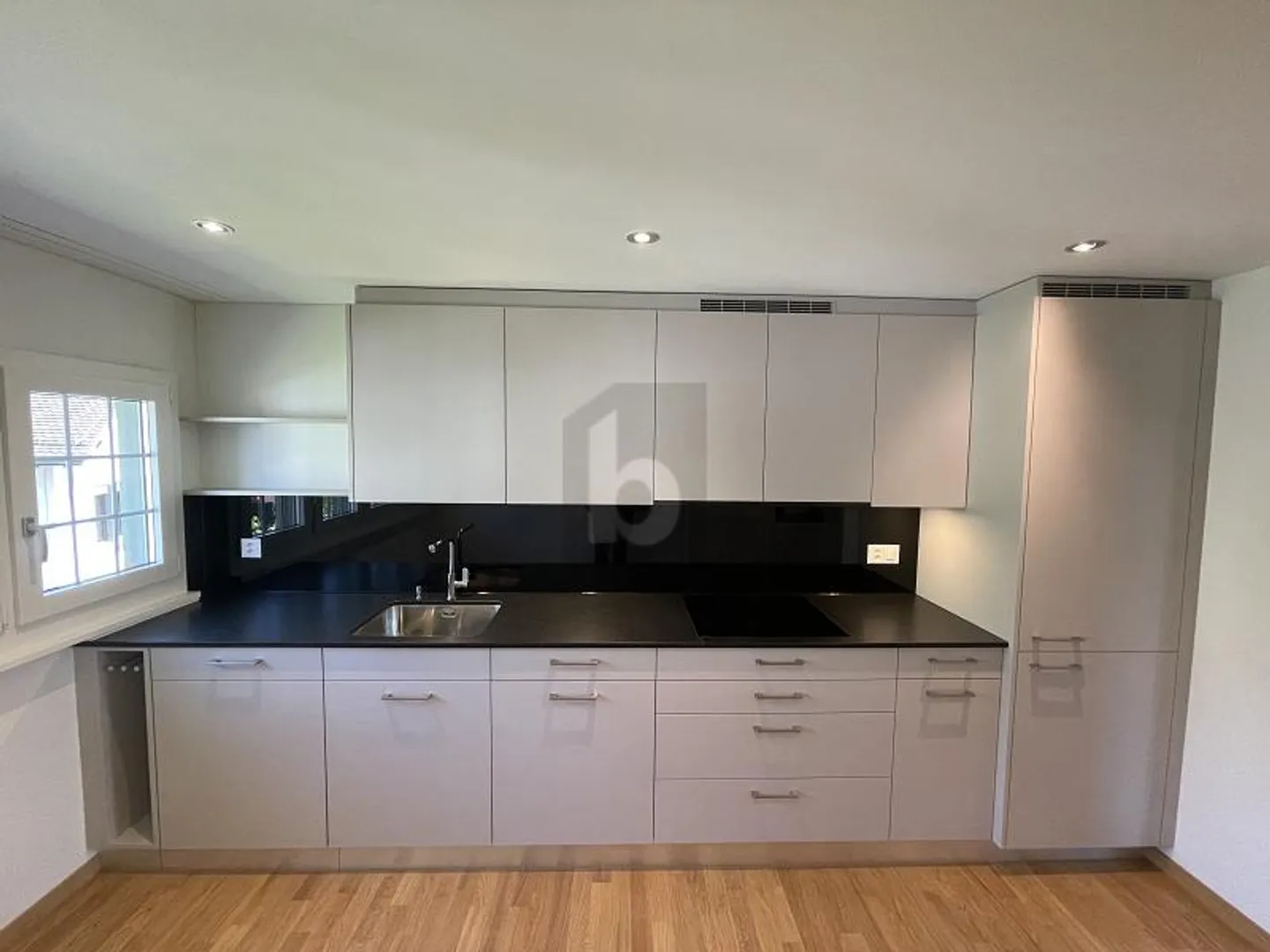 MODERNER TRAUM MIT LUXURIÖSEM AMBIENTE - Foto 2 von 6