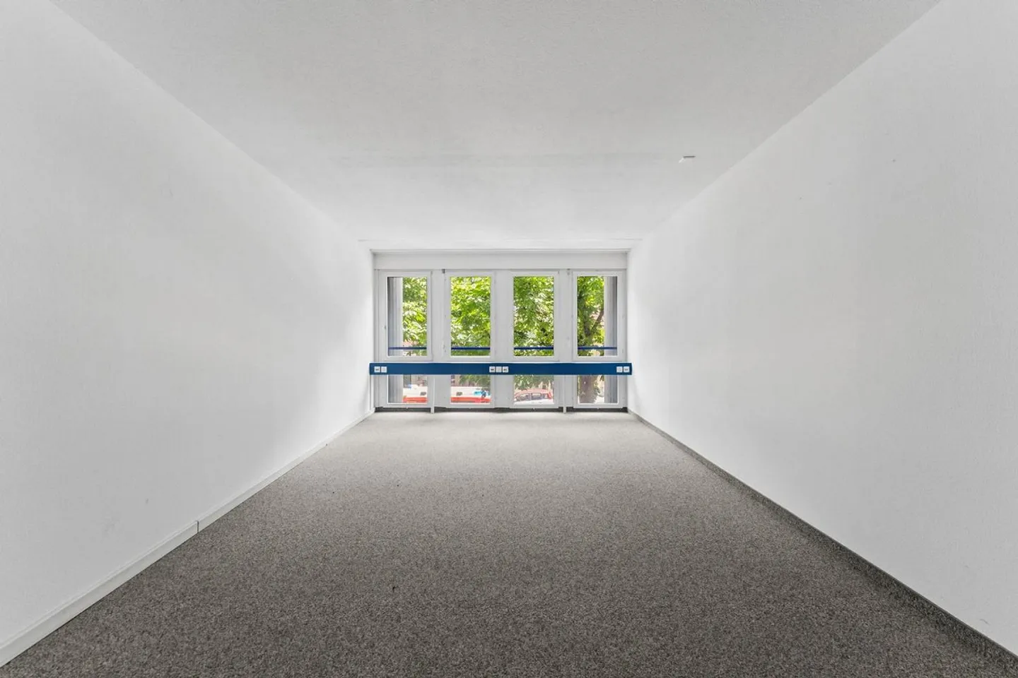 Flexible office spaces with development potential in a central location - Photo 12 of 13