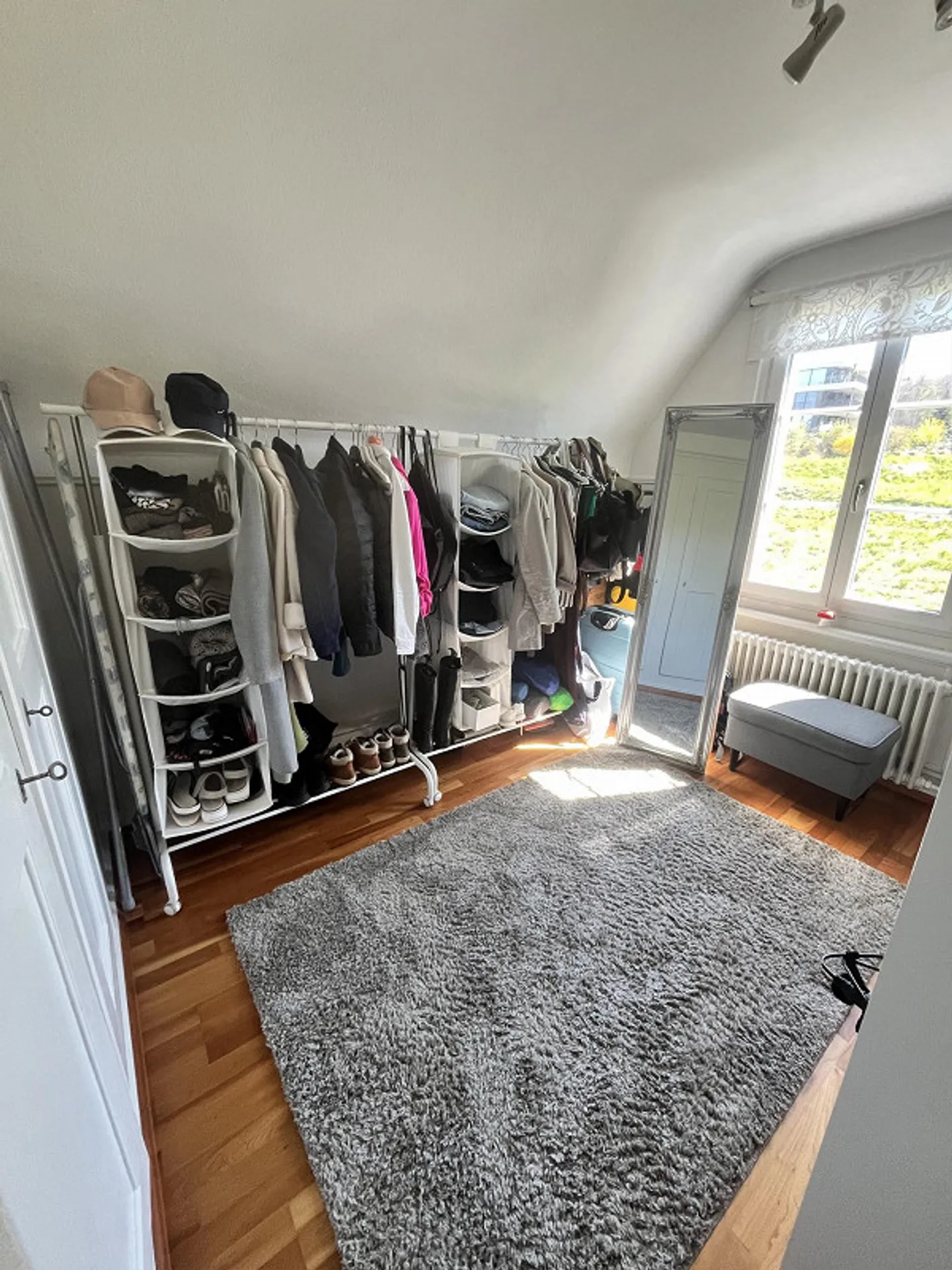 Cercasi nuovo inquilino per appartamento attico di 3 stanze con vista fantastica sul lago - Foto 15 di 22