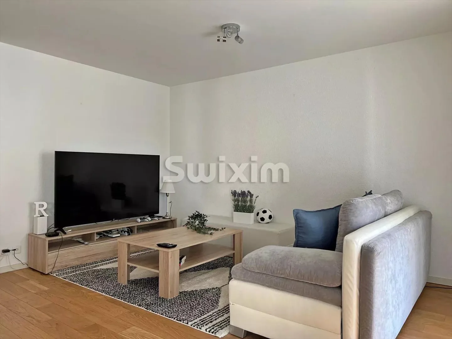 3.5 Room Apartment - Photo 2 of 5