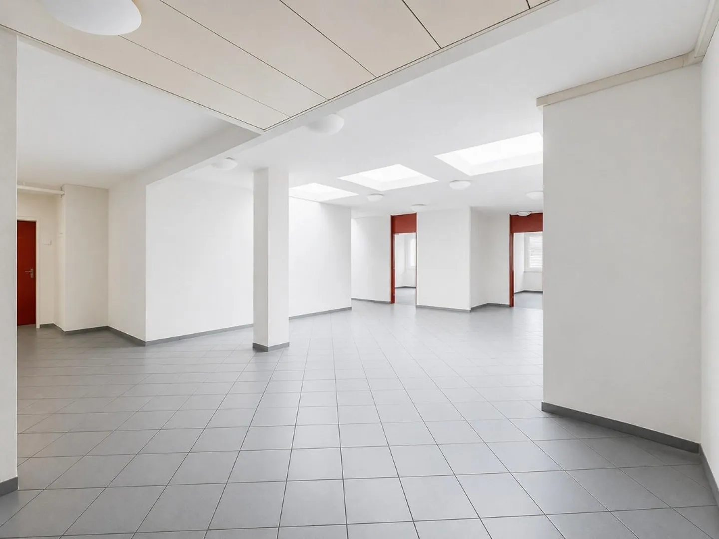 Flexible office spaces with development potential in a central location - Photo 6 of 13