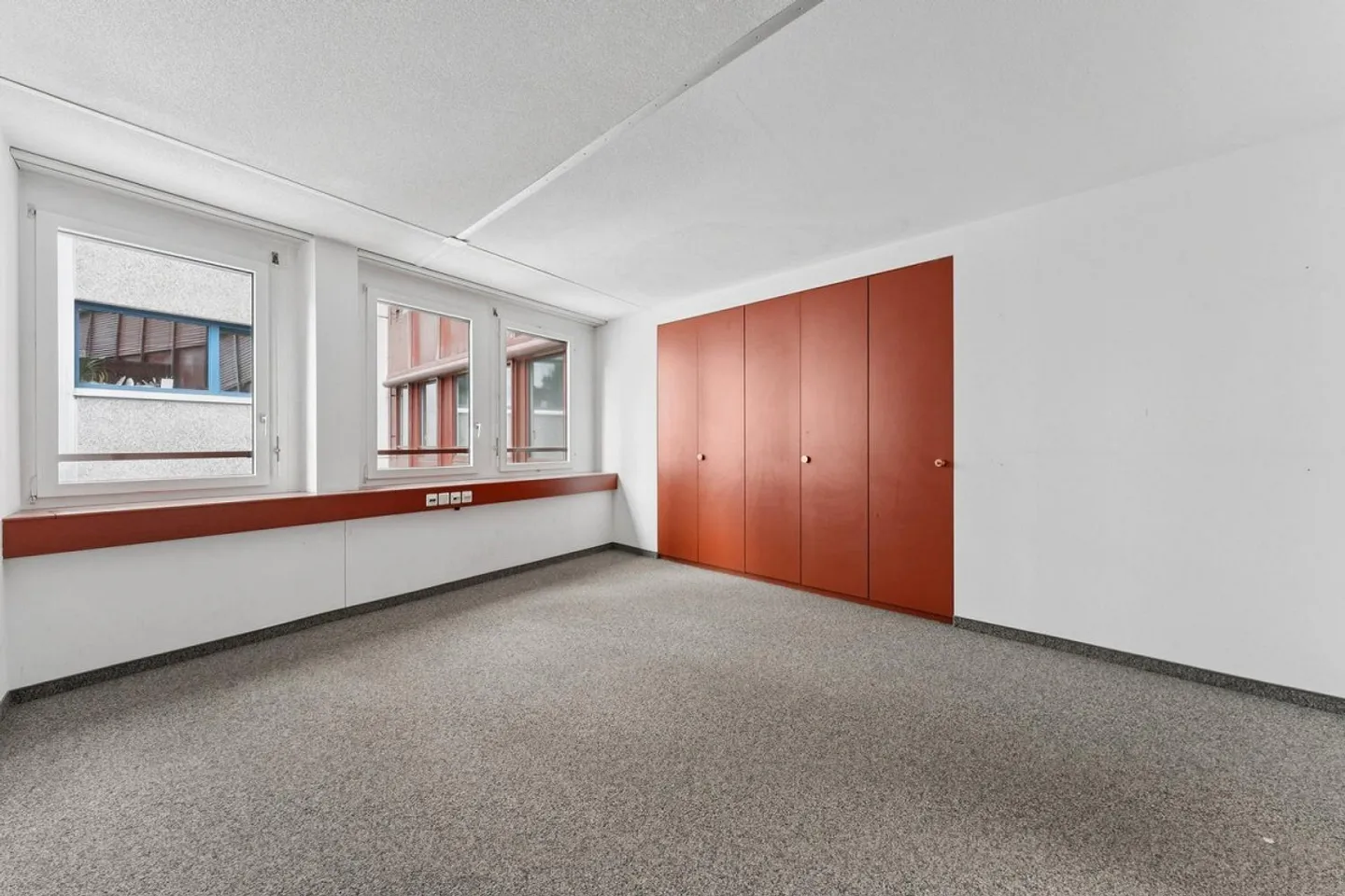 Flexible office spaces with development potential in a central location - Photo 8 of 13