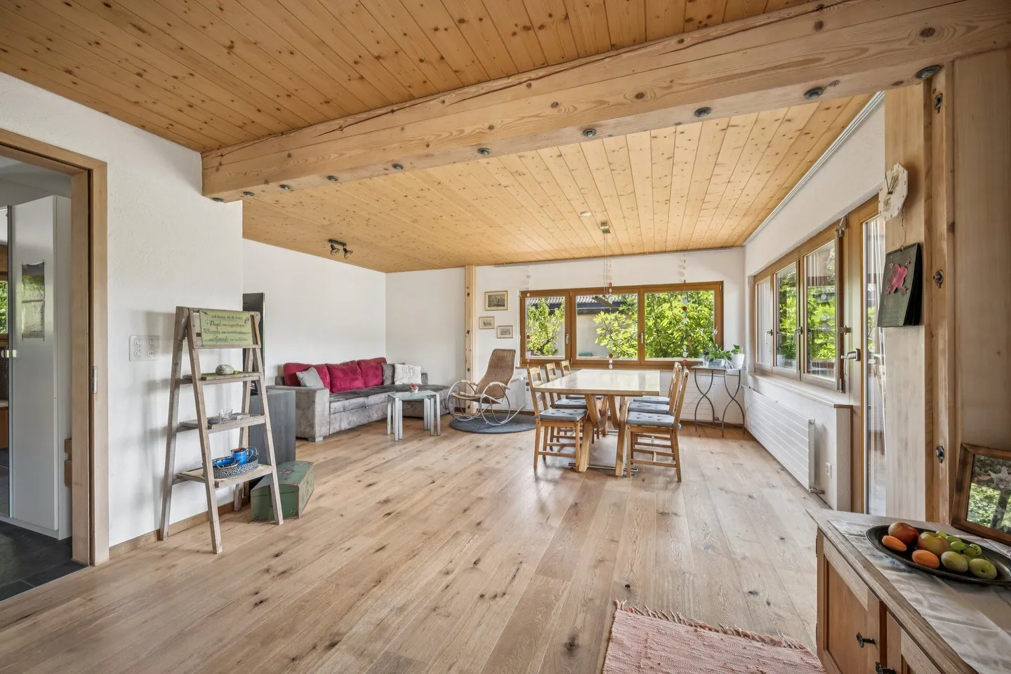 Chalet attrayant de 5,5 pièces à Mörigen BE avec vue sur le lac de Bienne - Photo 4 sur 19