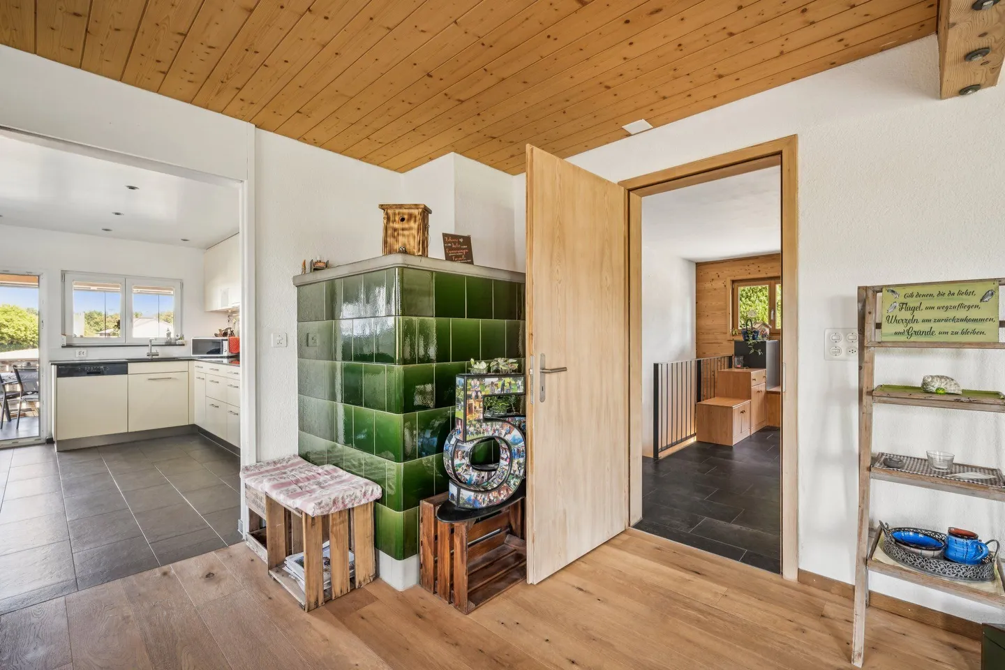 Chalet attrayant de 5,5 pièces à Mörigen BE avec vue sur le lac de Bienne - Photo 6 sur 19