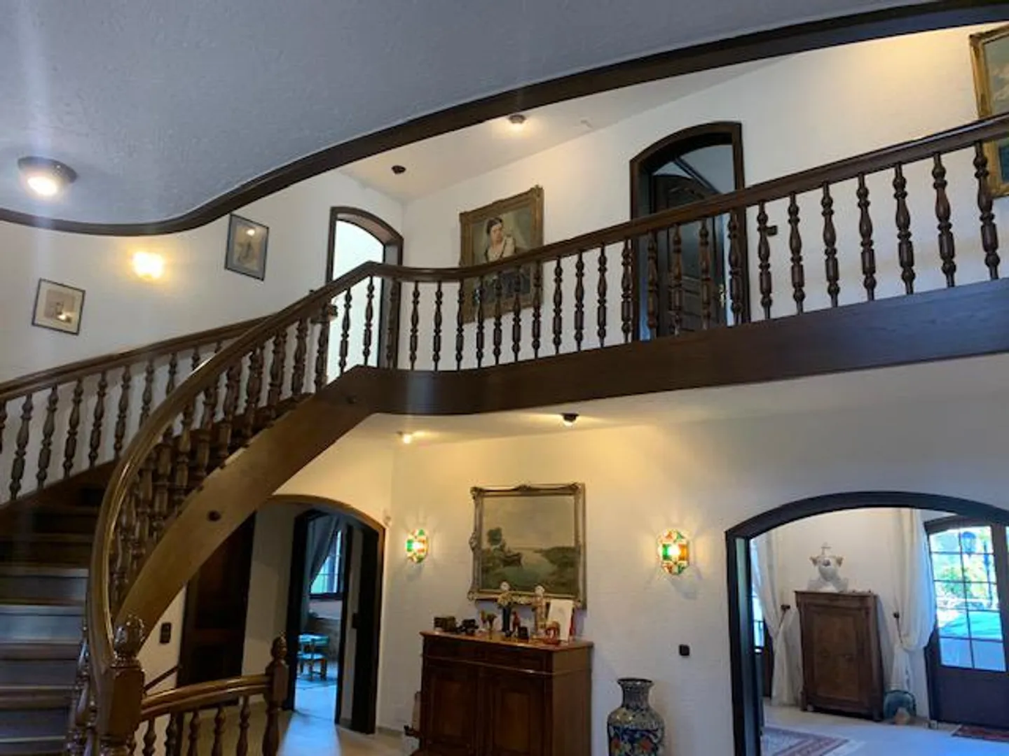 Herrenhaus mit 9 Zimmern in einem Wohngebiet - Foto 7 von 11