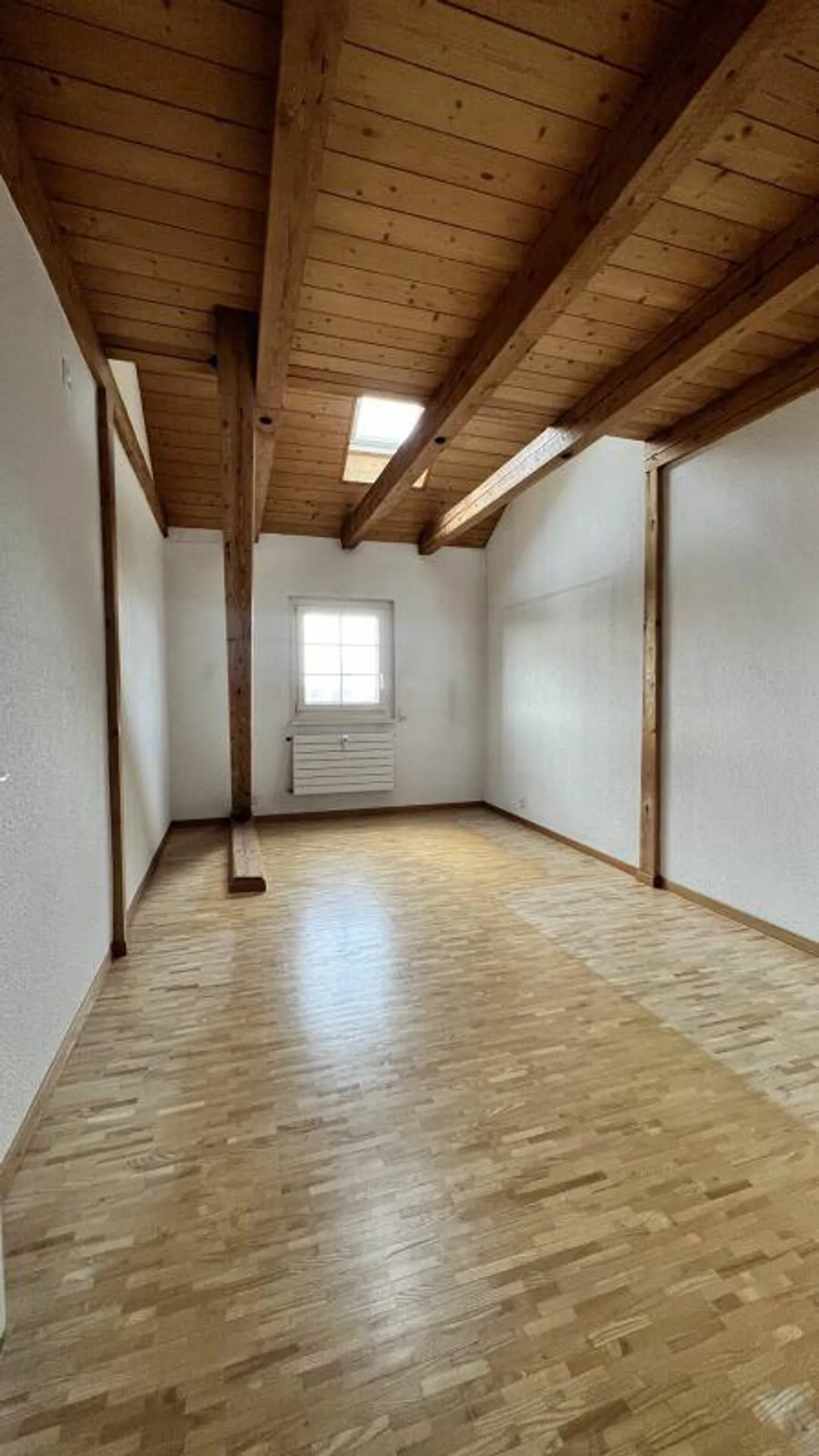 sonnige 2.5-Zimmerwohnung mit Galerie und zusätzlichem Zimmer - Foto 9 von 14