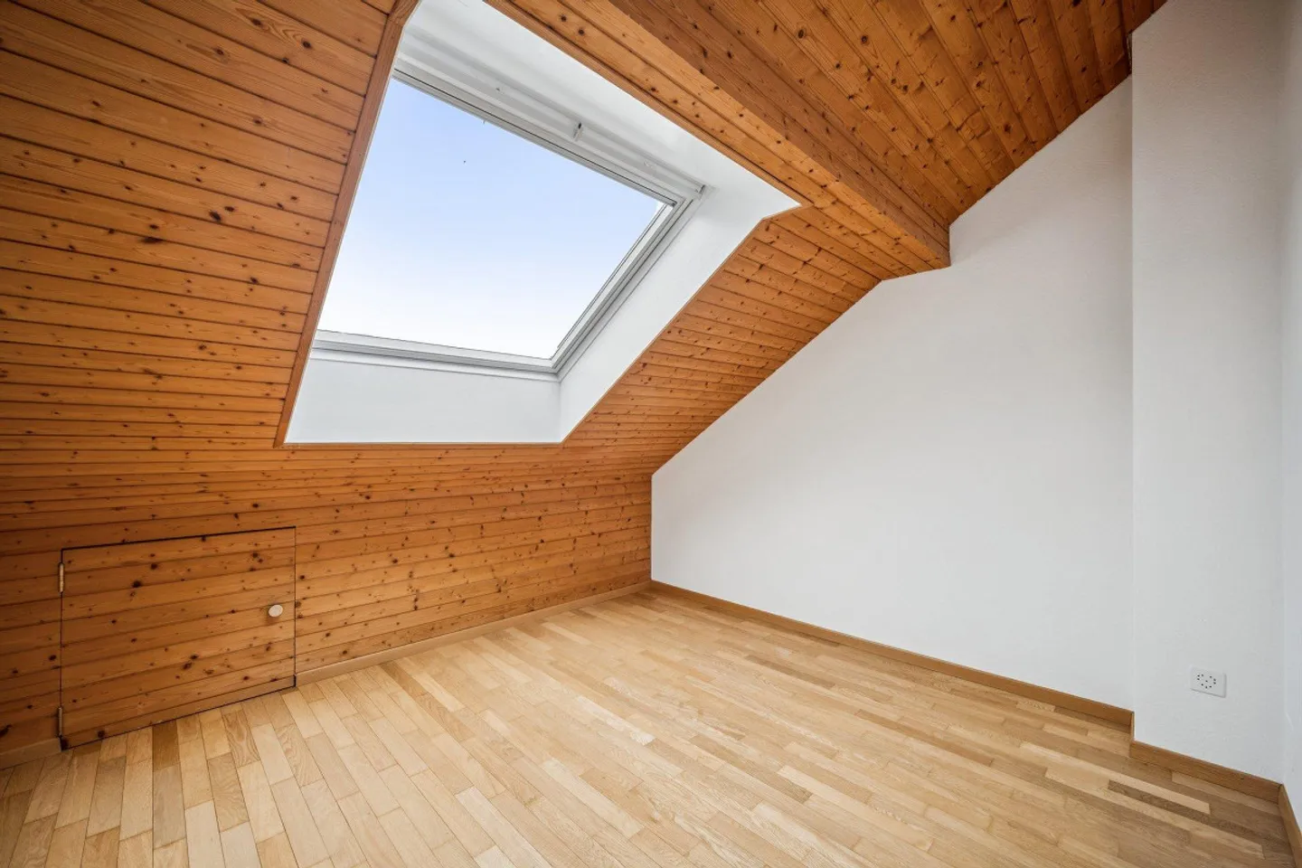 Beautiful, bright 2.5-room attic apartment - Photo 8 of 8