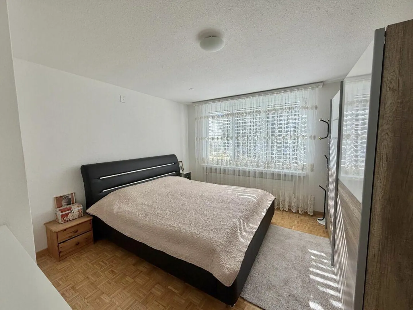 Appartamento luminoso di 4,5 stanze - Foto 4 di 10