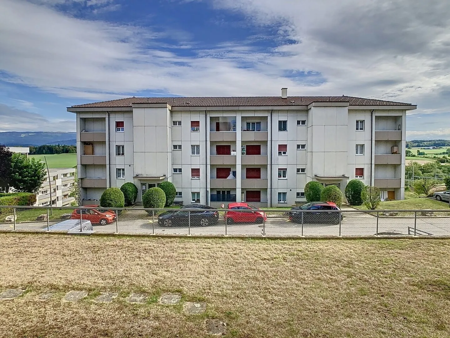Lumineux logement traversant avec vue imprenable et deux balcons ! - Photo 10 sur 10