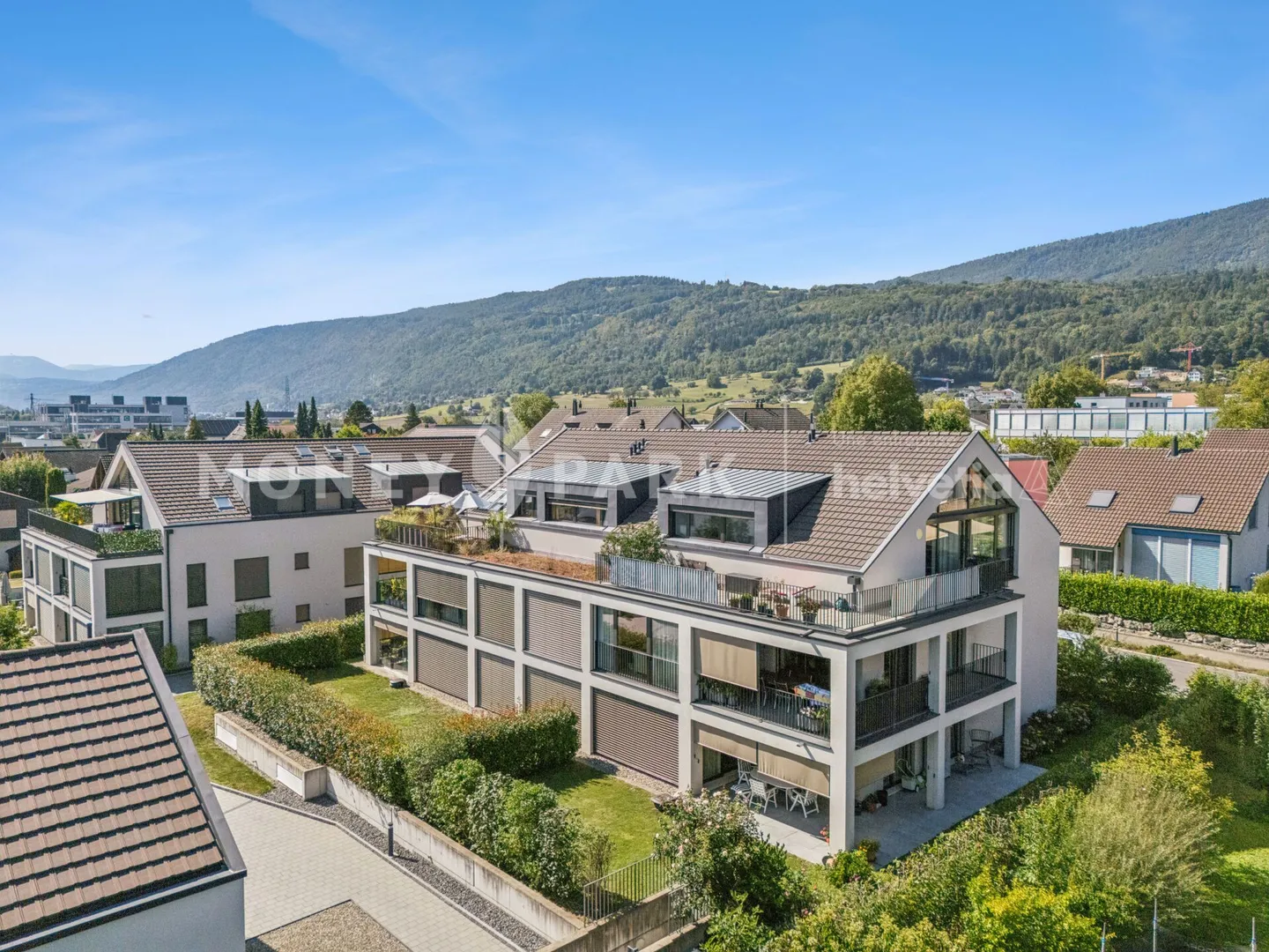 Bel appartement moderne en attique - Photo 1 sur 13