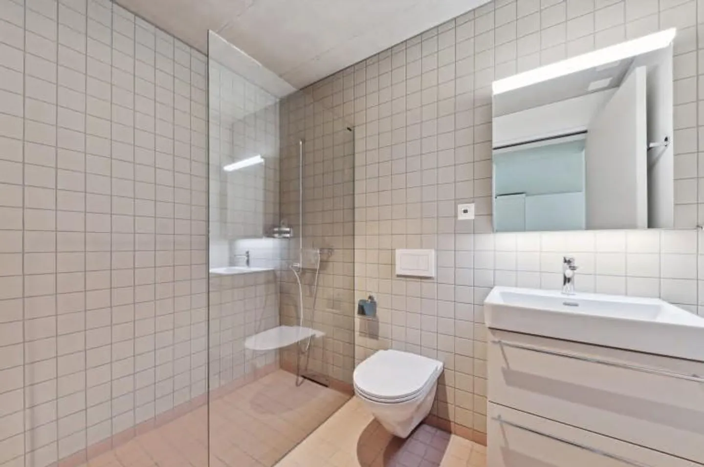 Vivere moderno, situato centralmente! - Foto 3 di 6