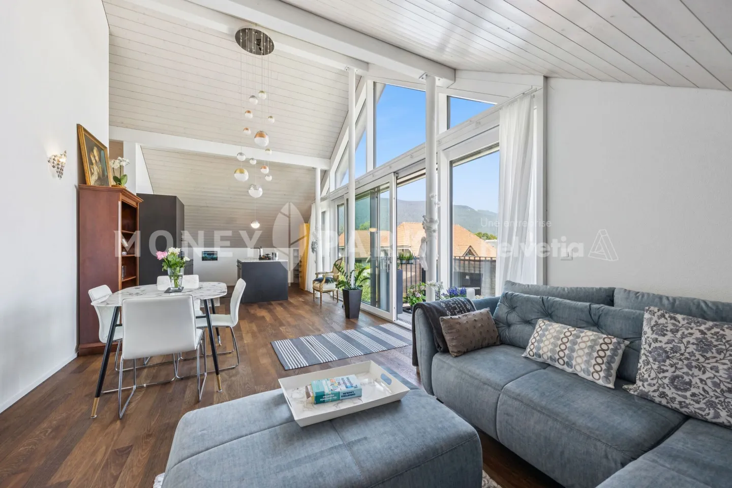 Bel appartement moderne en attique - Photo 5 sur 13