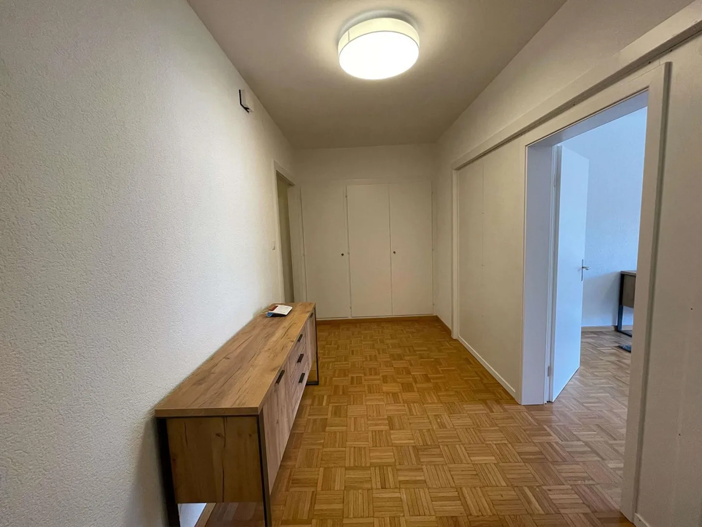 Camera arredata in appartamento modernizzato in una posizione centrale - Foto 19 di 25