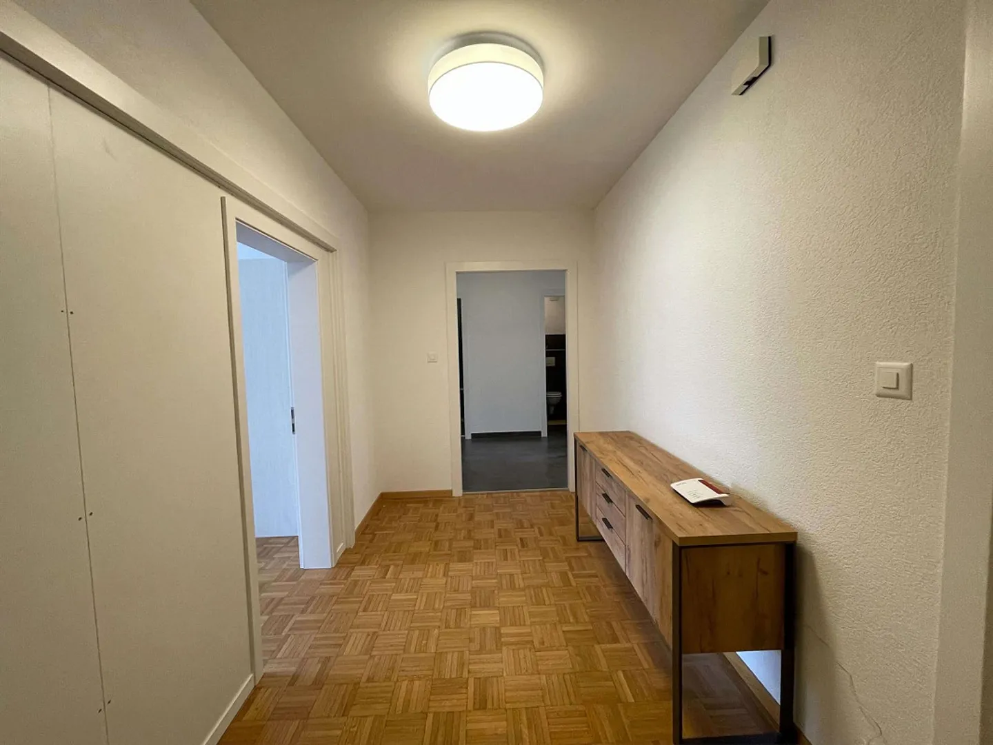 Camera arredata in appartamento modernizzato in una posizione centrale - Foto 22 di 25