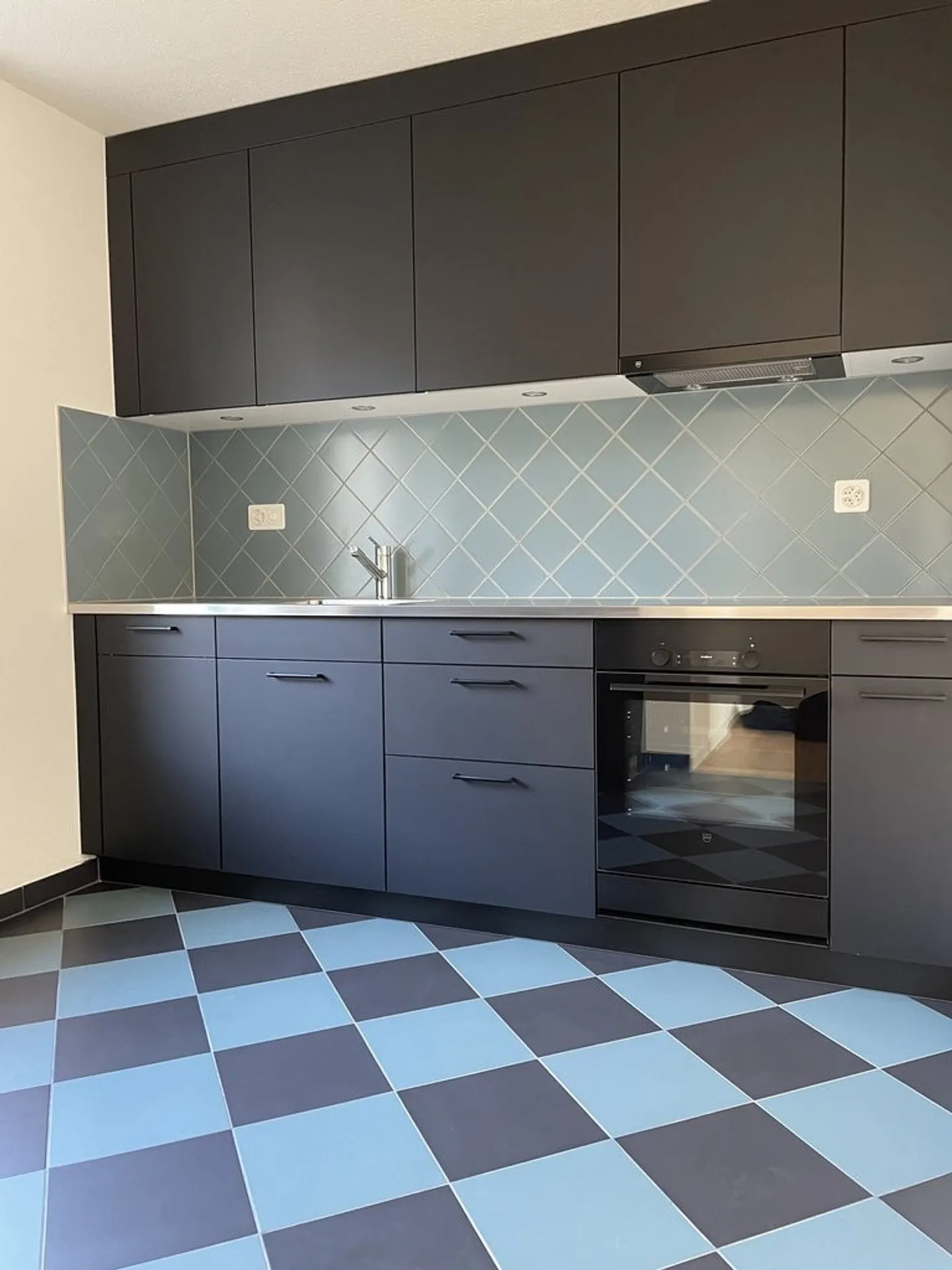 First Rental - Bright City Apartment for Rent - Photo 4 of 8