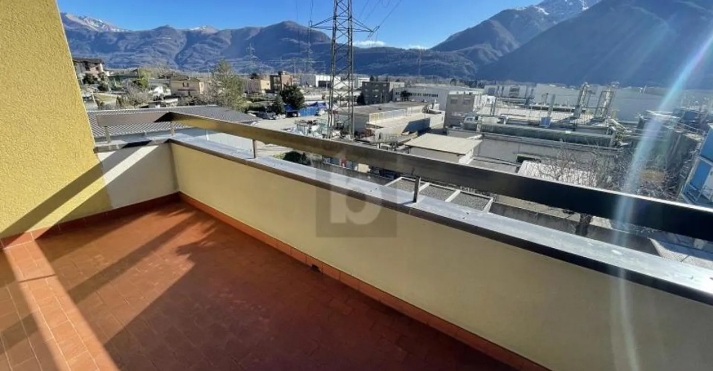 Bequem und mit Balkon - Foto 1 von 4