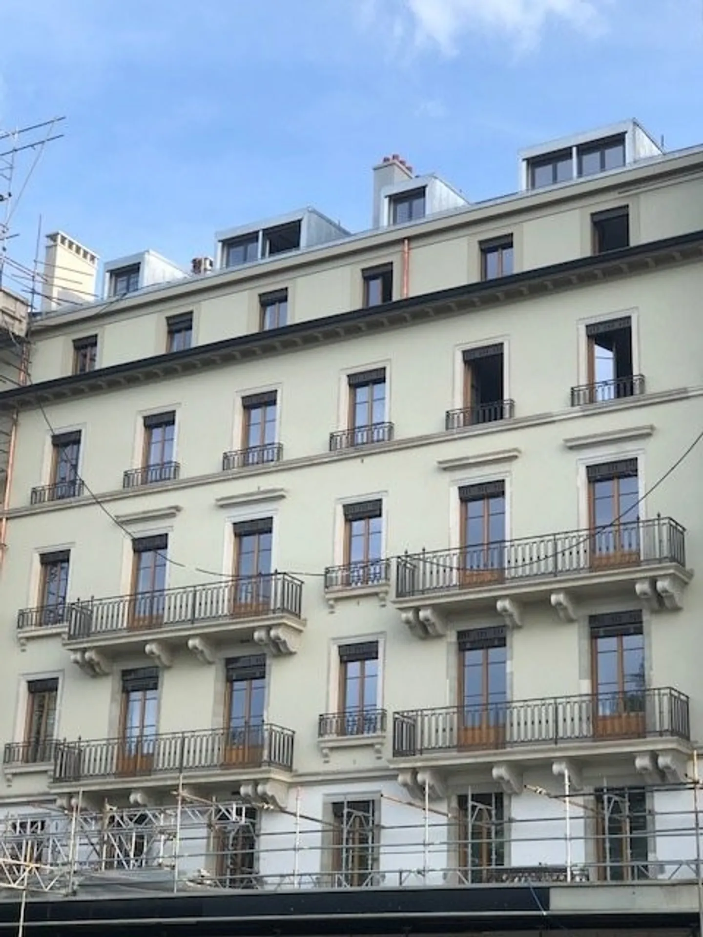 Alloggio di alta gamma completamente ristrutturato con vista sul lago - Foto 1 di 9