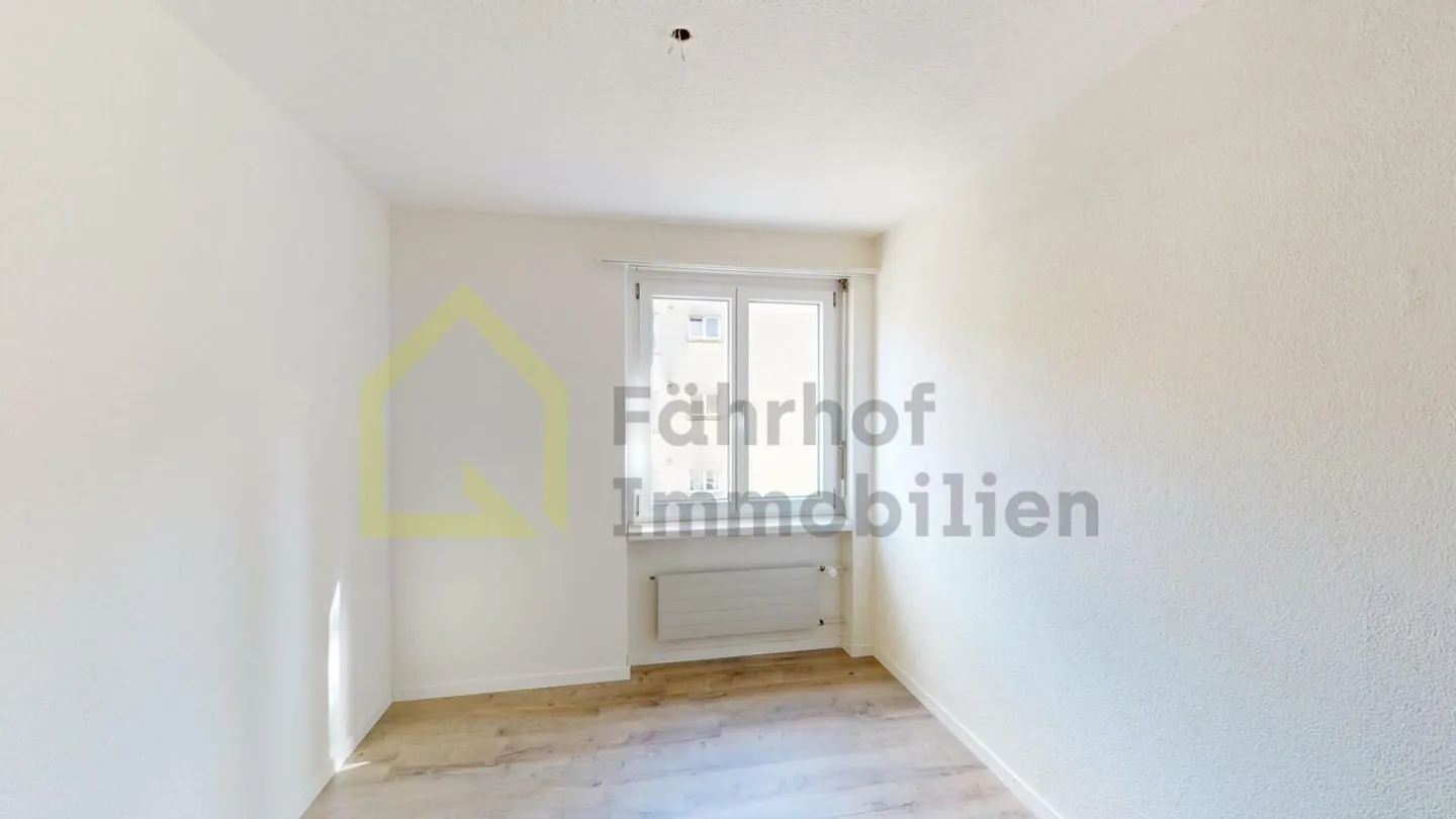 Appartement lumineux et bien entretenu de 4,5 pièces dans un emplacement central - Photo 5 sur 13