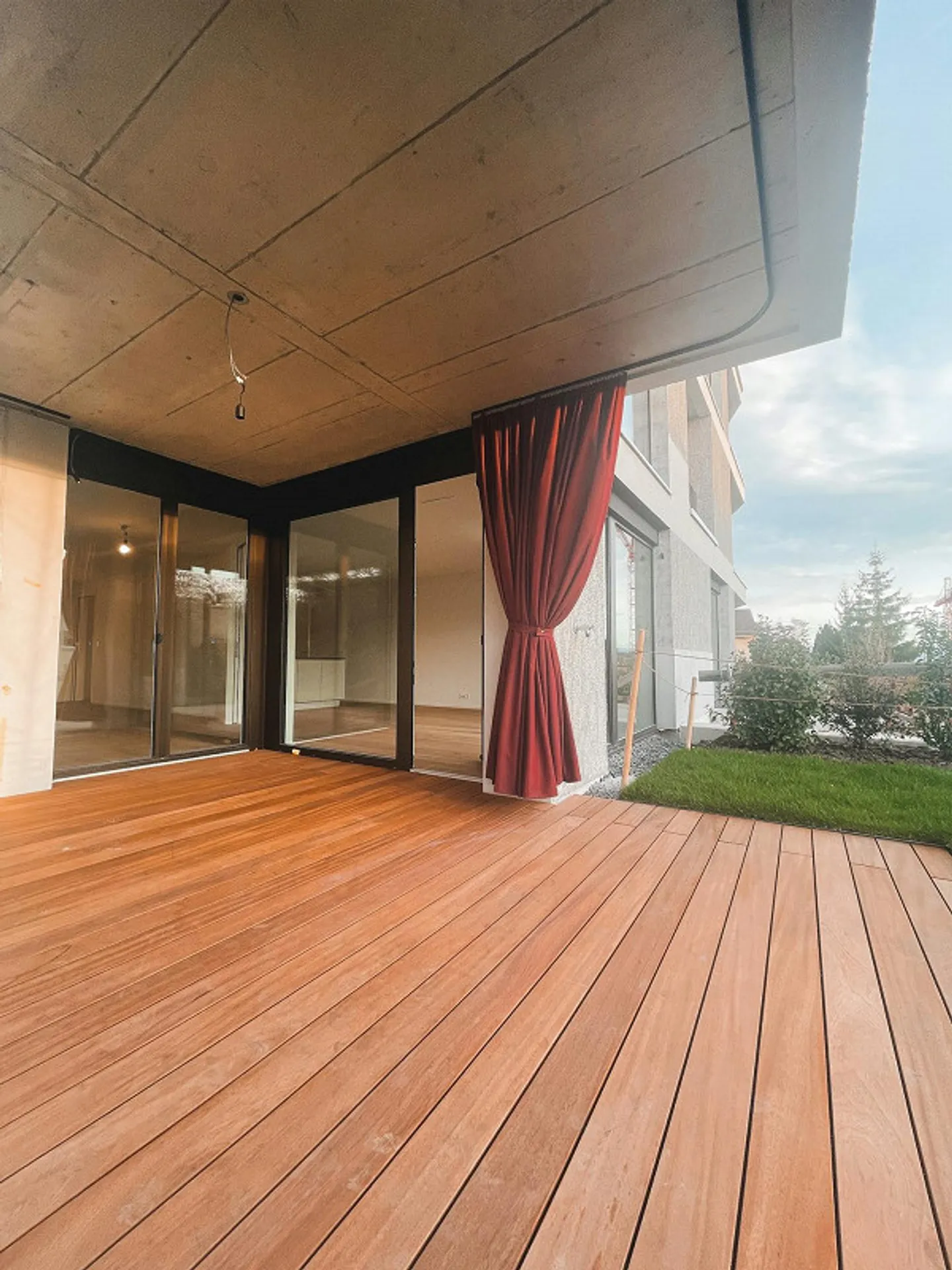 Sunny Garden Apartment in Preferred Location in Höngg - Photo 2 of 9