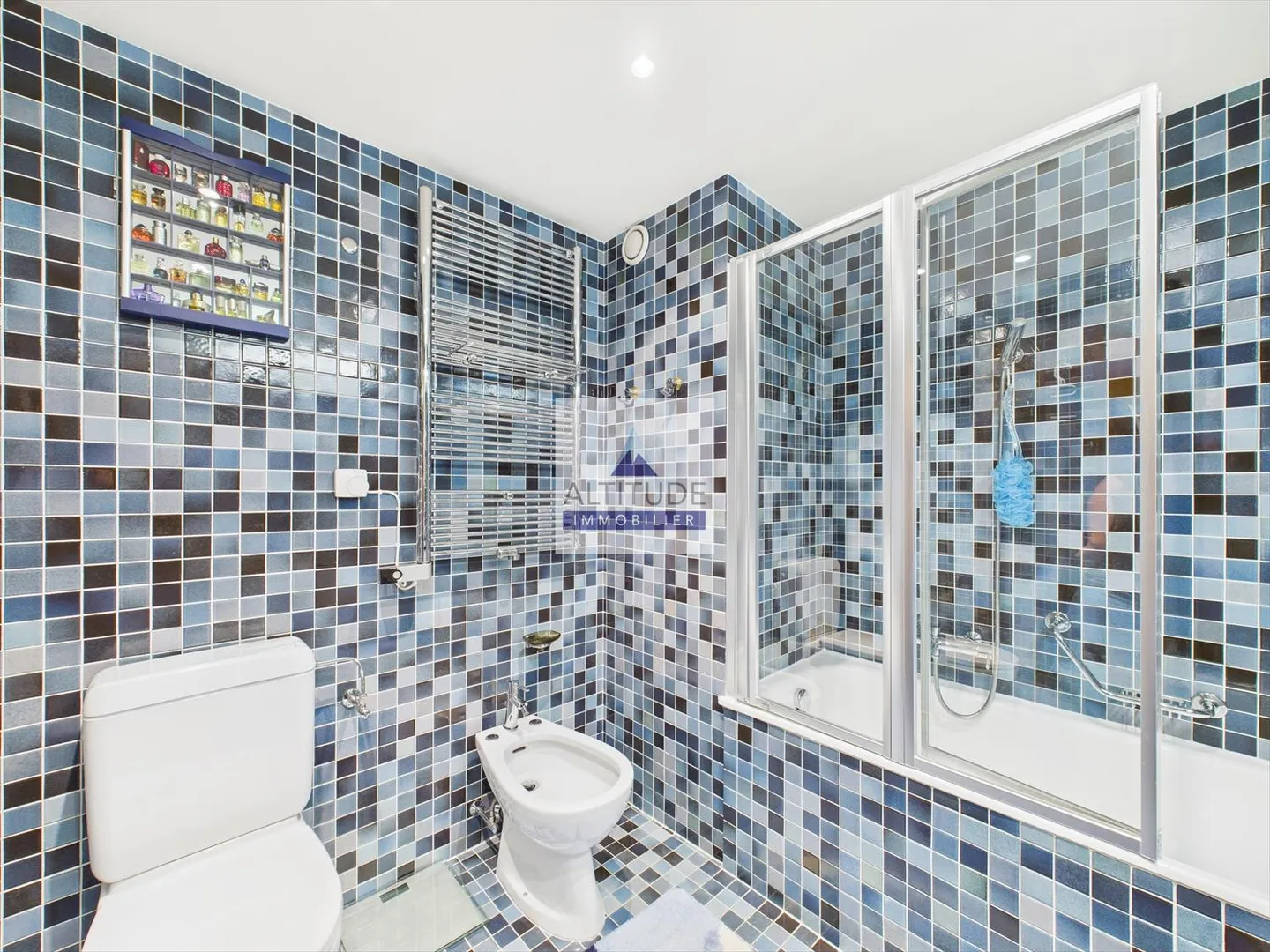 The Daisies - Photo 10 of 13