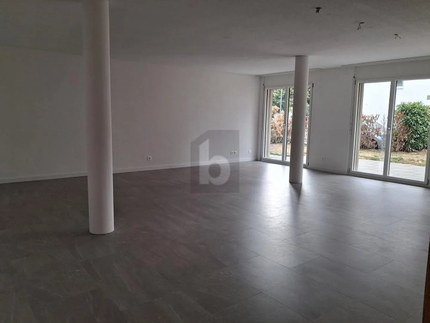 Comfortable Living in the Center - Photo 2 of 6