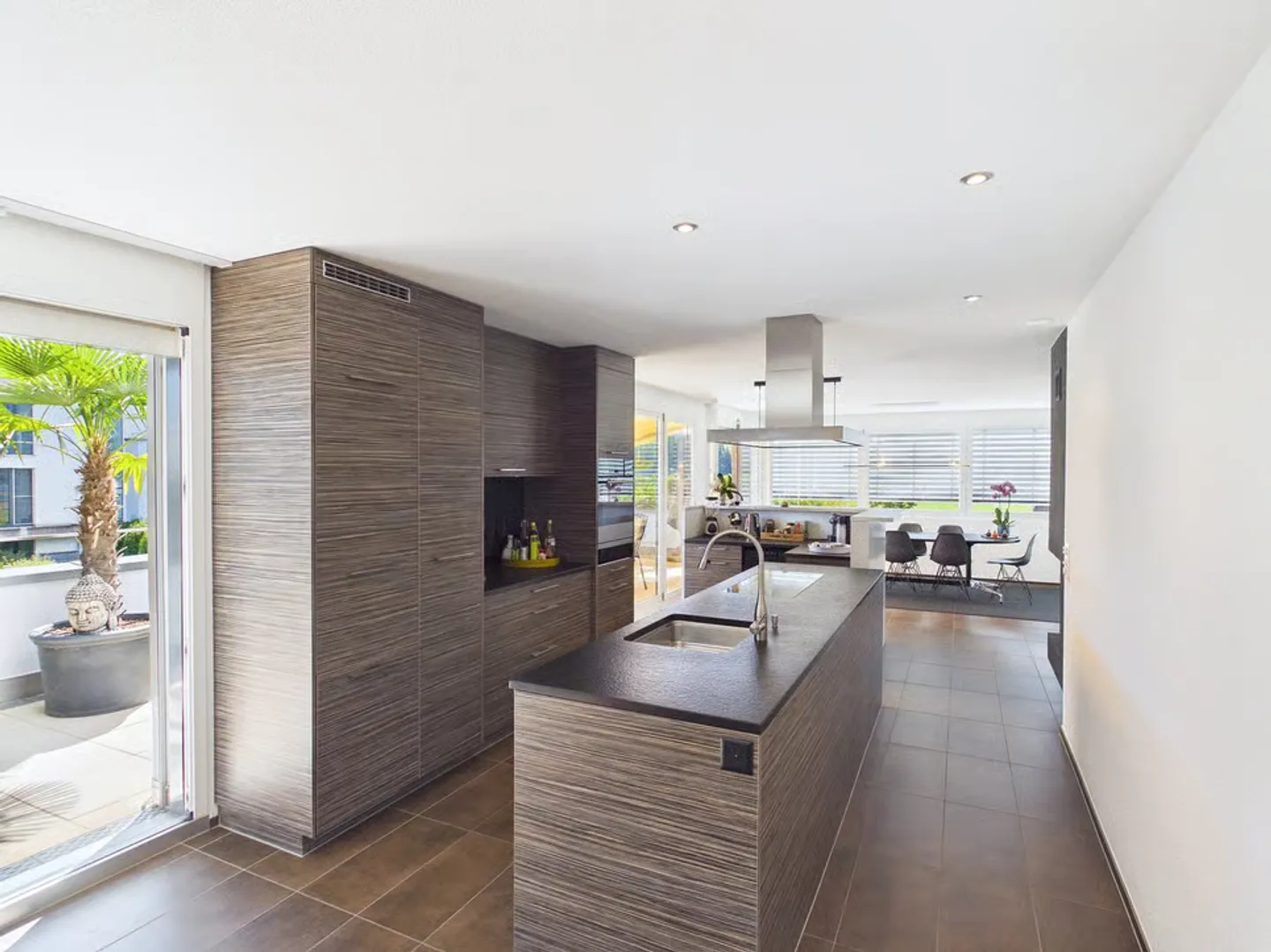 Exclusive penthouse apartment with spacious terraces - Photo 6 of 13