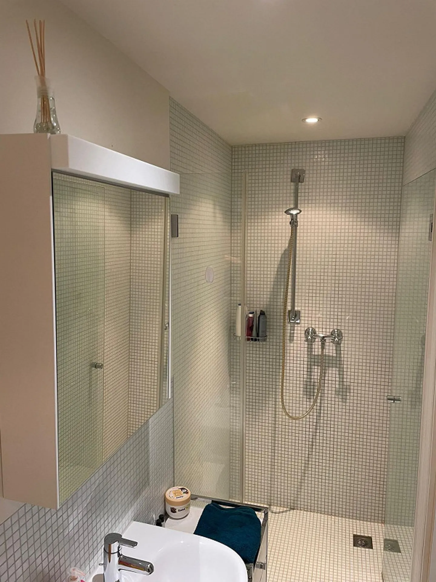 Charming Studio Apartment in Zurich - Photo 3 of 5