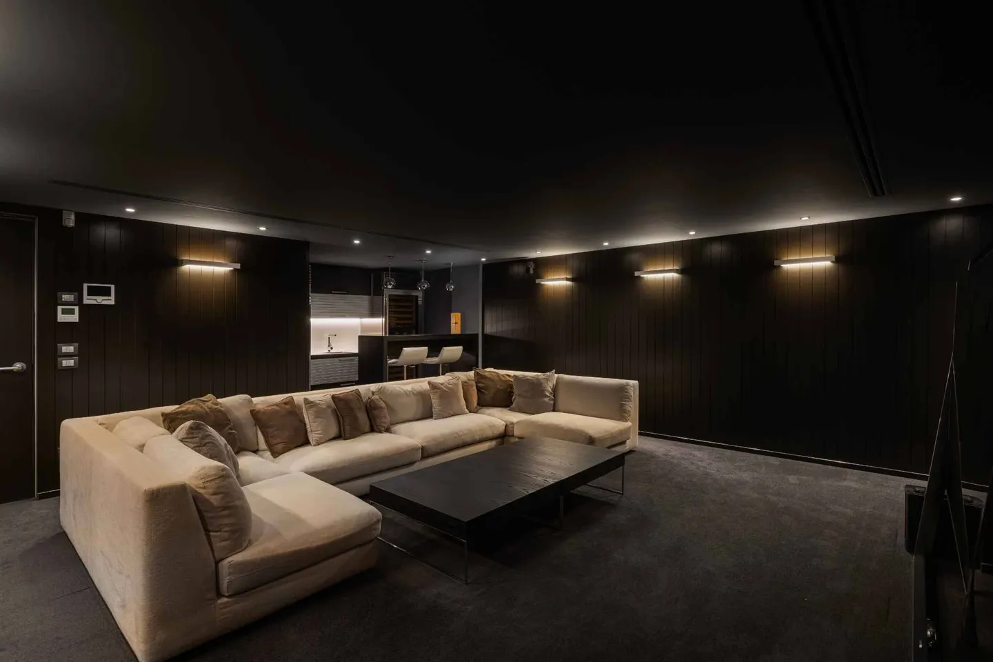 Luxury Villa with Lake View - Photo 9 of 13