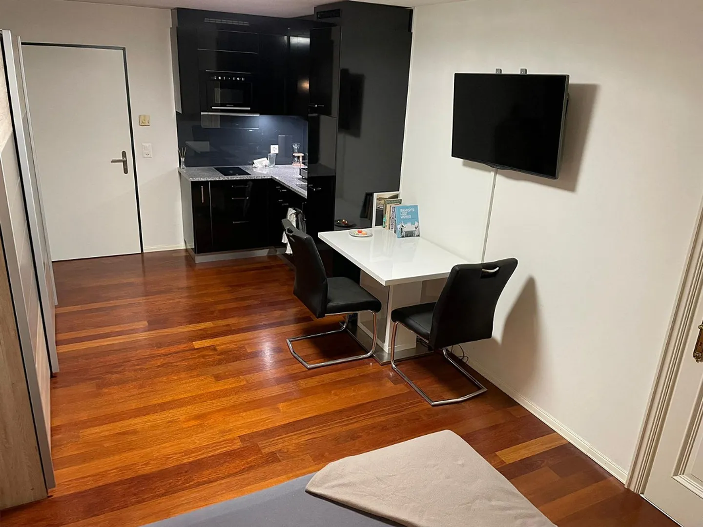 Charming Studio Apartment in Zurich - Photo 4 of 5