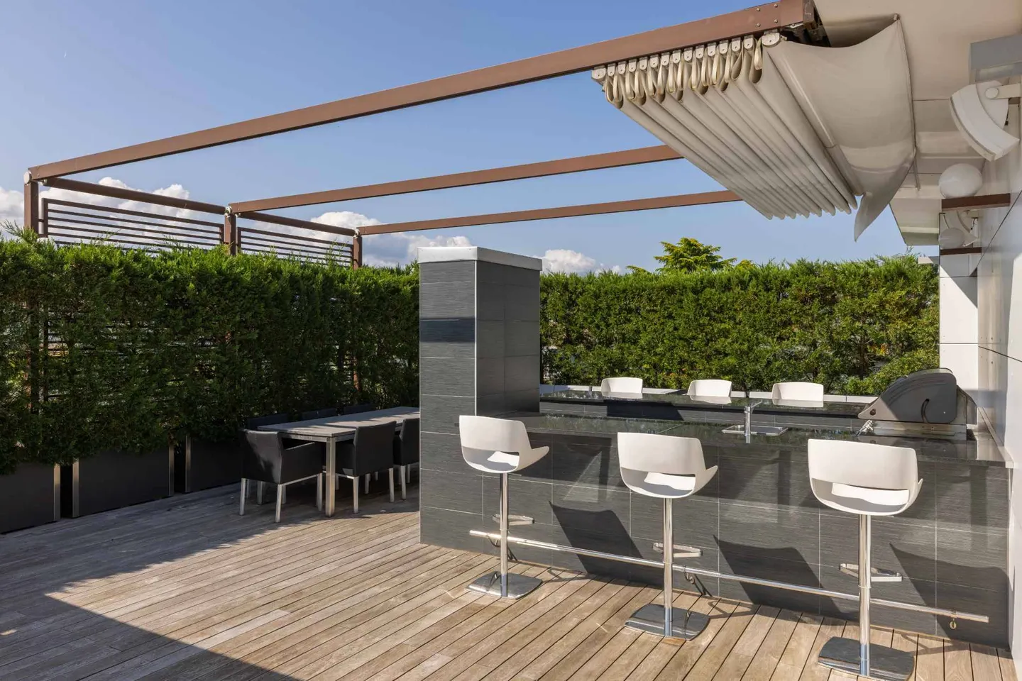 Luxury Villa with Lake View - Photo 11 of 13