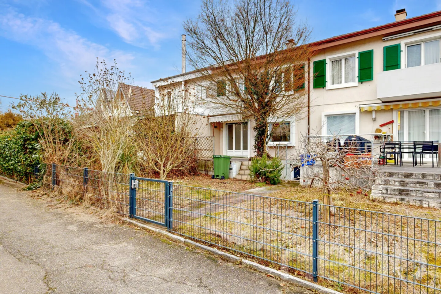 Maison de ville charmante avec potentiel - Photo 2 sur 12