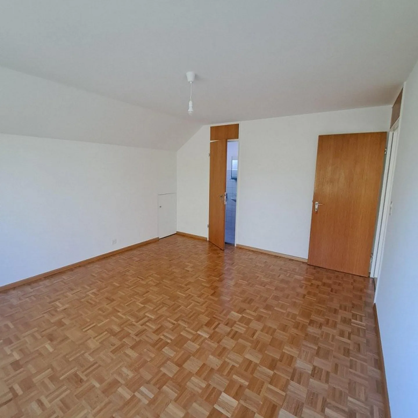 Stylish attic apartment with a magnificent view - Photo 5 of 11