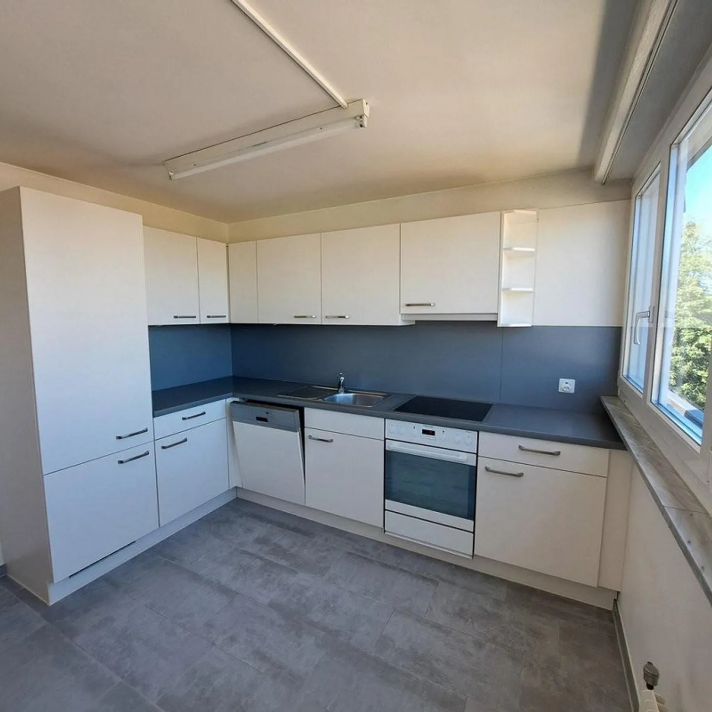 Stylish attic apartment with a magnificent view - Photo 6 of 11