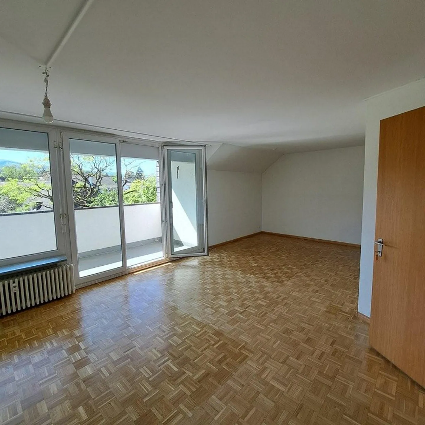Stylish attic apartment with a magnificent view - Photo 3 of 11