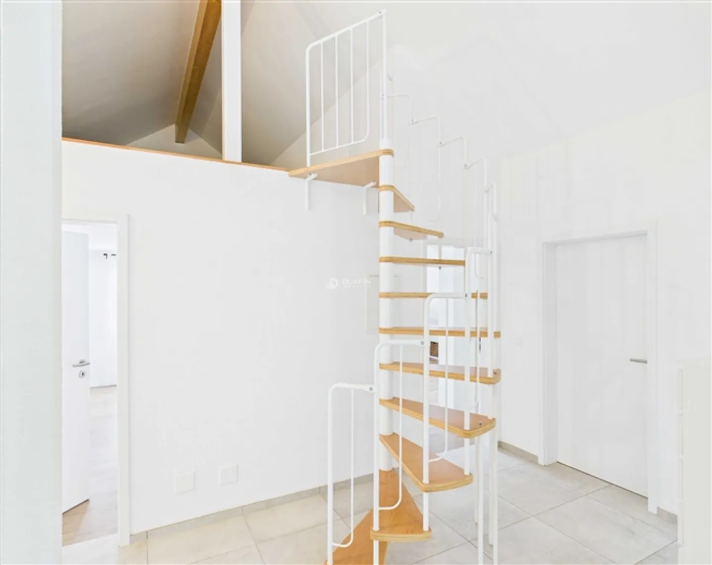 Casa a 3 famiglie, ristrutturata nel 2021, con 2 garage a Trimbach - Foto 4 di 13