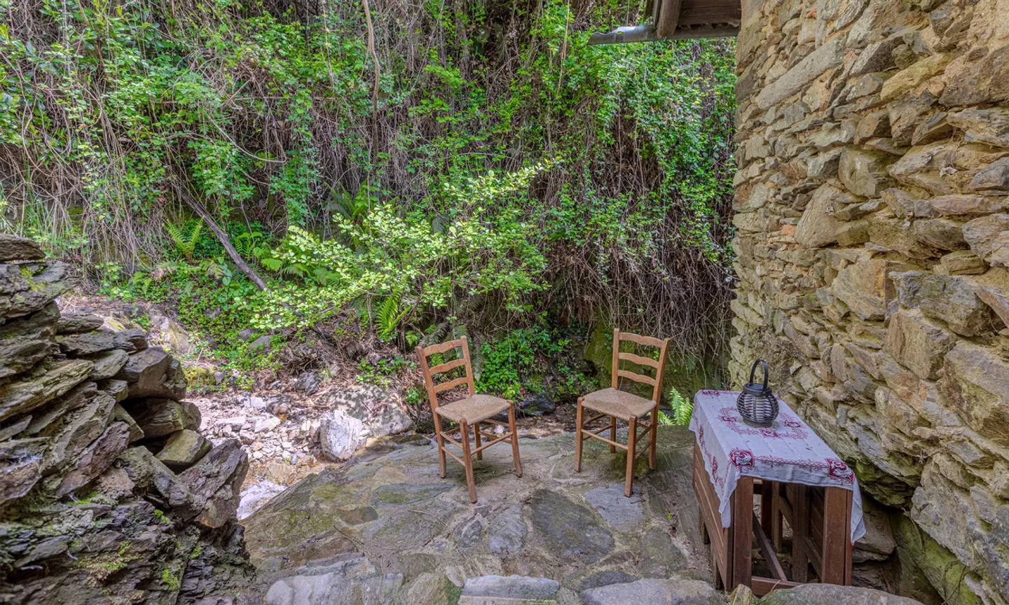 RENT TO BUY - RUSTIC 2.5 ROOMS IN NATURE IN CADEMARIO - Photo 9 of 11