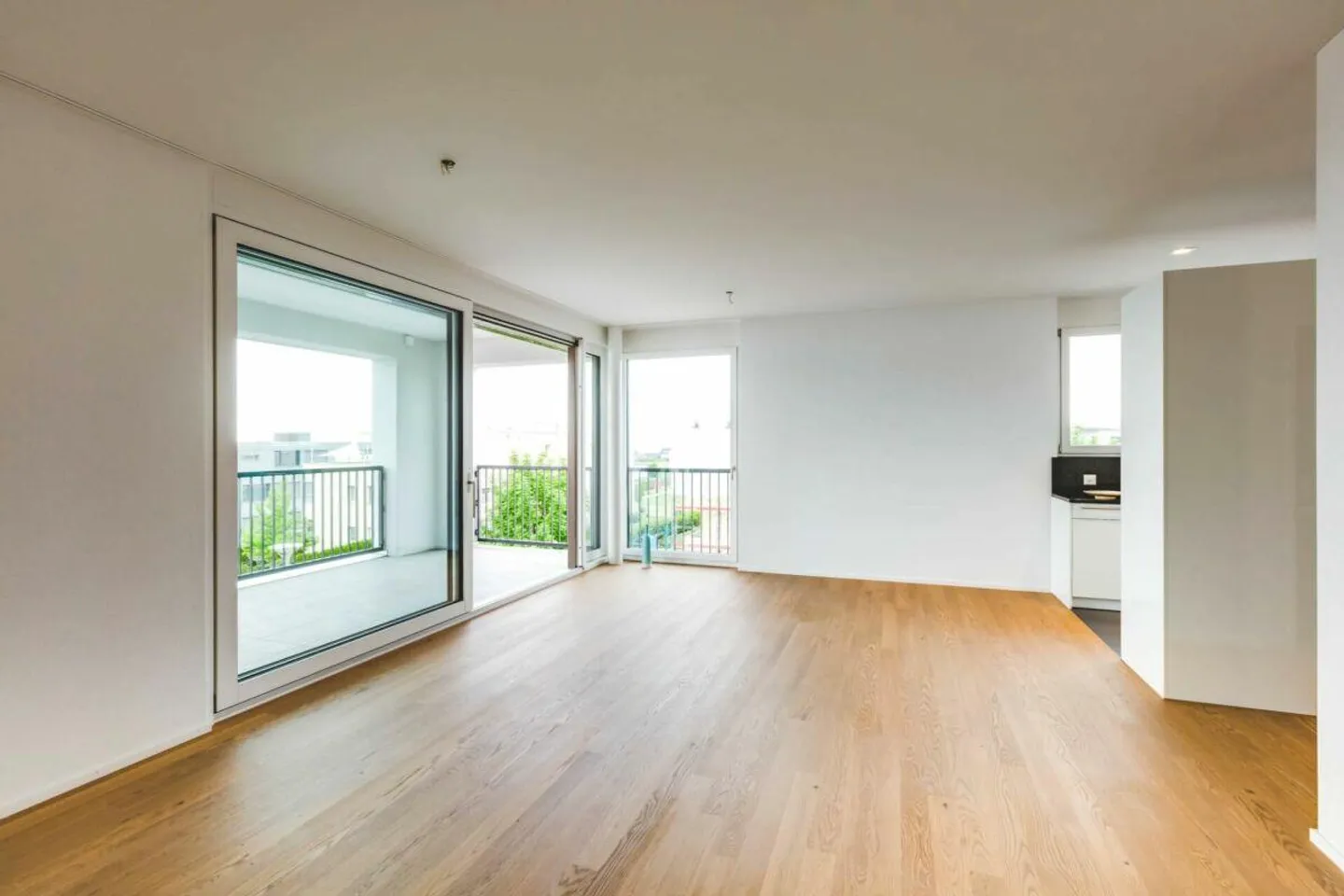 A Sunny Home in a Quiet Location - Photo 3 of 10